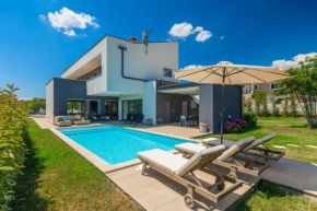 Luxury villa Hedone with pool in Rakalj